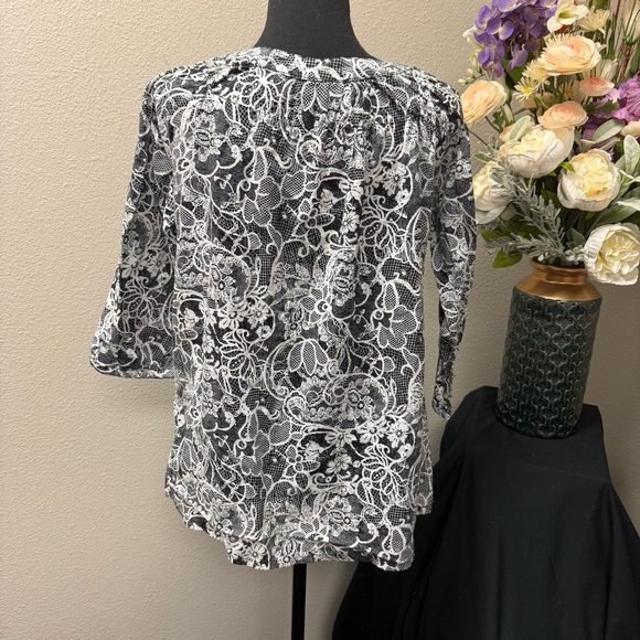 Art and Soul Black White Floral Lace Print Peasant Blouse Women’s M 3/4 Sleeve C - Picture 3 of 7